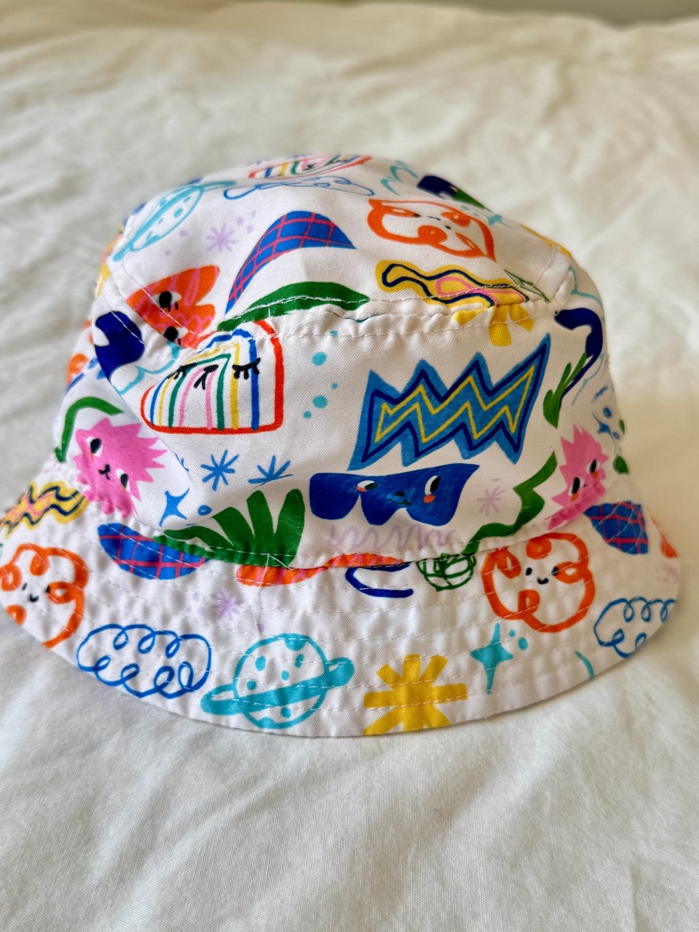 H&M x Liunic Abstract Rainbow Doodle Sun Bucket Hat | 4T/6X